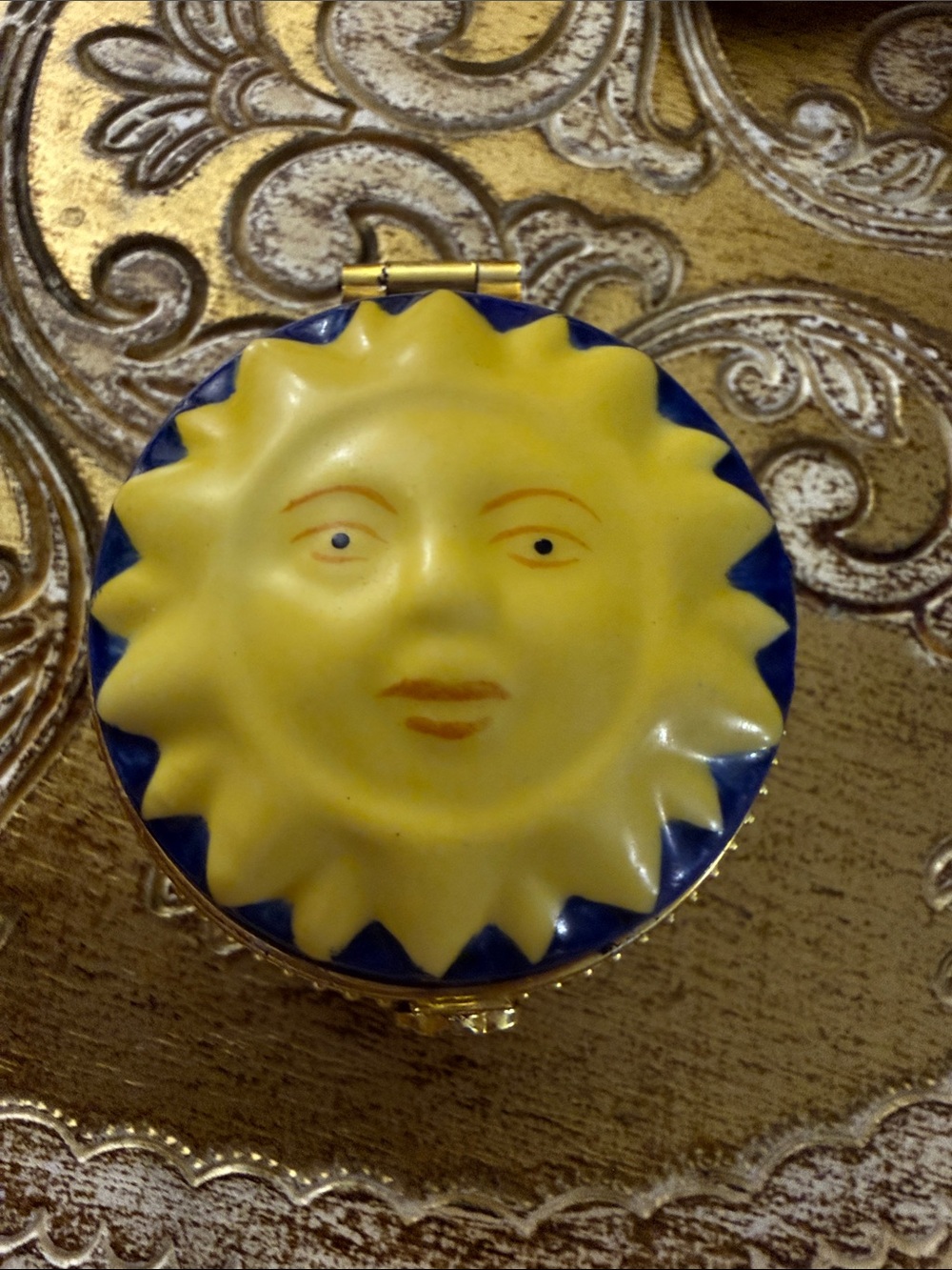 Vintage Artoria Limoges France Happy Face Sun Hinged Porcelain Trinket Box